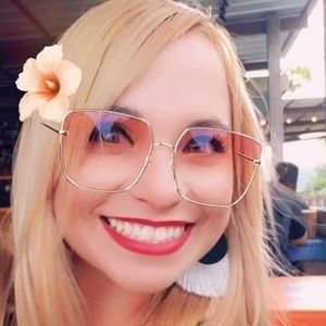 Meet your Posher, Lorraine